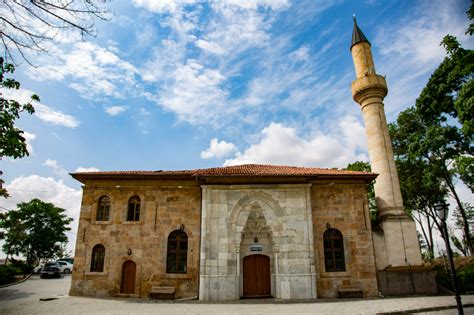  Der Kırşehir-Moschee-Fresko: Eine Reise durch geometrische Präzision und mystische Symbolik!